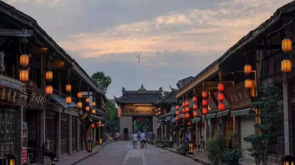轻客竟然抢了MPV的饭碗?江铃福特全顺T8满级装备玩真的!